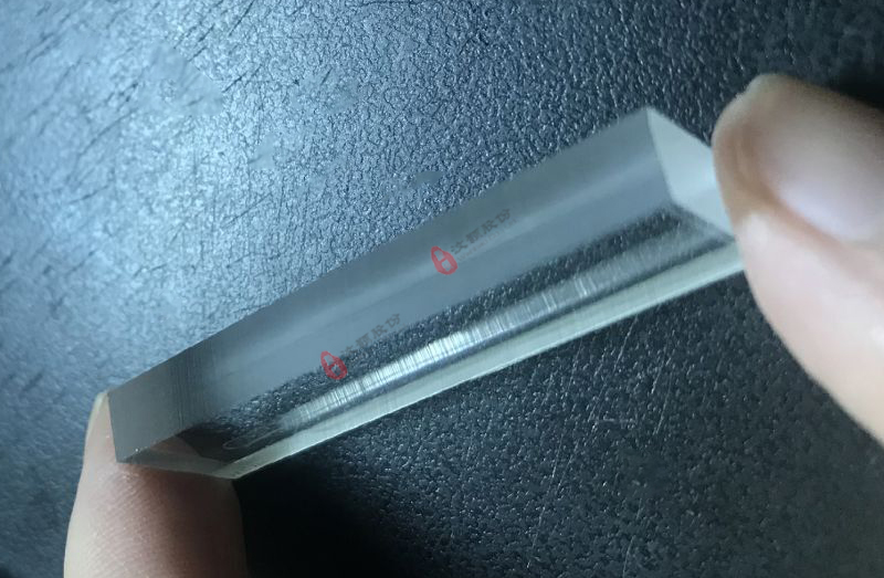 PDMS芯片邊緣切割效果圖2 PDMS芯片邊緣切割效果圖2